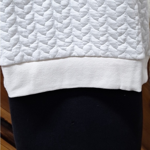NEW! Laila Ali Cable Knit Sweater Sweatshirt Cream Quilted design Logo on Sleeve - Picture 4 of 11